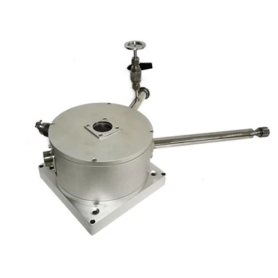 Continuous Flow Liquid Helium Cryostat